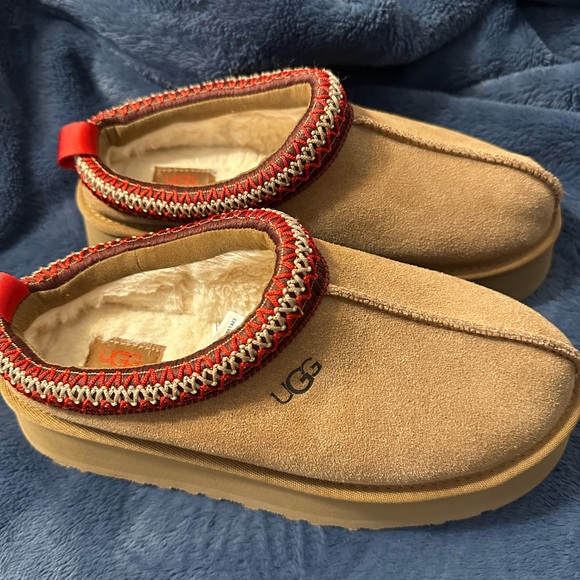 UGG Tan Platform Shoes with Red Trim - Picture 1 of 7